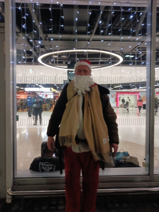 "Damien Leech, Christmas 2024, Dublin Airport, Photograph 3"