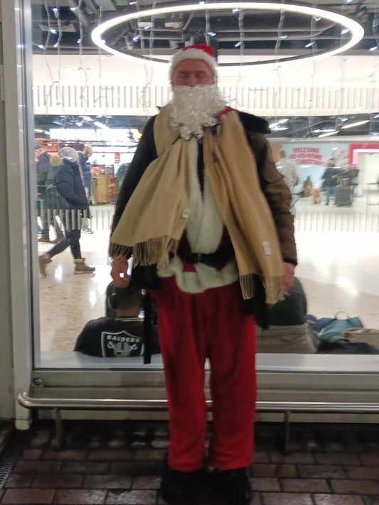 "Damien Leech, Christmas 2024, Dublin Airport, Photograph 1"