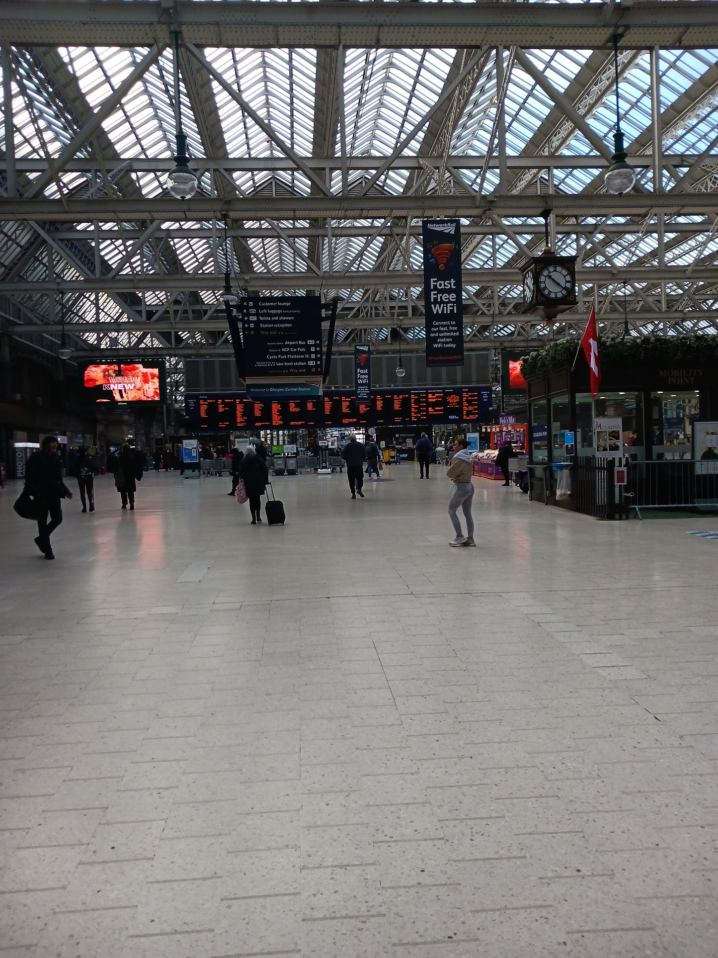 Photograph Of Glasgow Train Station by Damien Leech